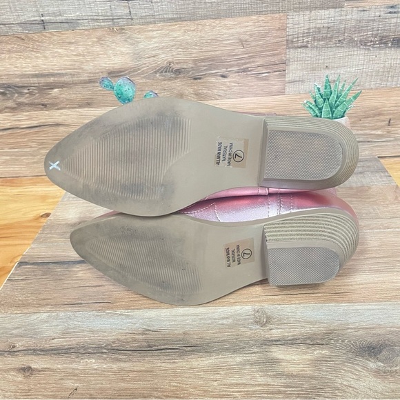 Soda “BLAZING” Western Ankle Boots Stitched Pointed Toe Low Heel Metallic Pink 7 - Picture 7 of 9